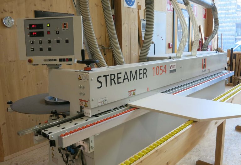 Tischlerei Plankensteiner Kantenanleimmaschine
